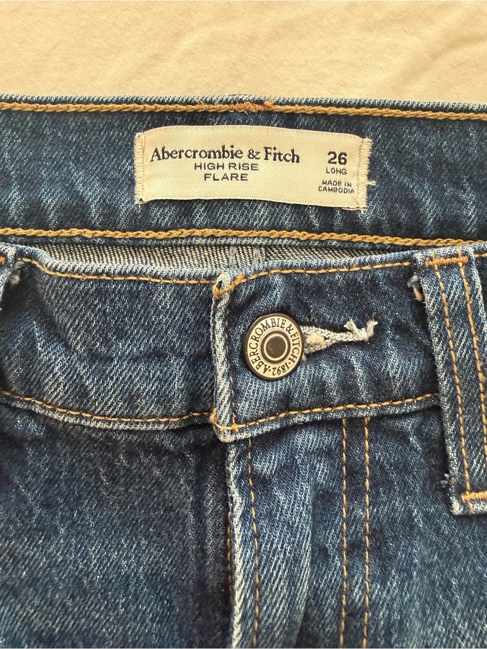 Abercrombie & Fitch High-Rise Flare Jeans in Vintage Indigo 26 L
